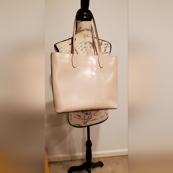 KATE SPADE Elegant Tan/ Cream Tote Bag. - Picture 13 of 14
